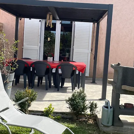 Charmante Maisonnette T2bis Plaine De *